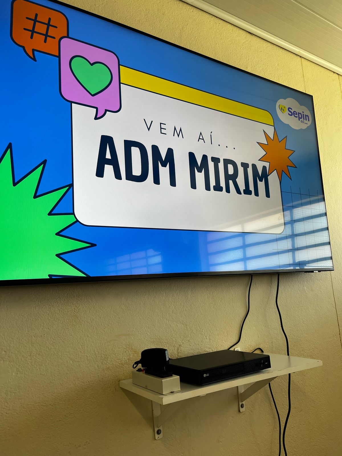 Apresentação de alunos do projeto Inclusão Digital